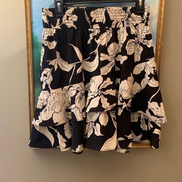 CAbi Isabel Asymmetrical Ruffle Tiered Y2K Skirt - Picture 2 of 10